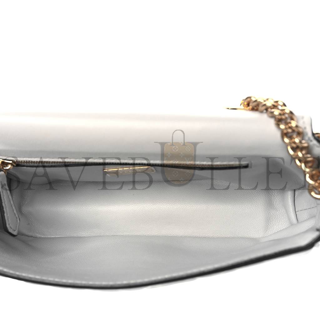 FENDI NAPPA SMALL FF EMBOSSED MIDI CHAIN BAGUETTE GHIAIA (23*13*6cm)